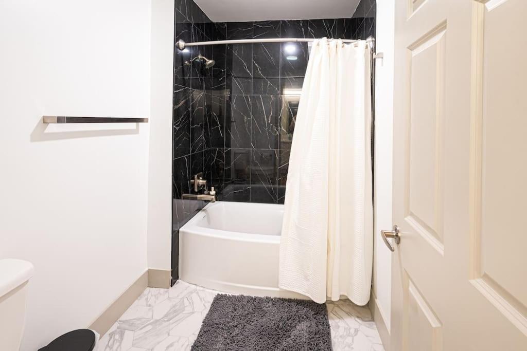 Apartment Regal Living Charlotte