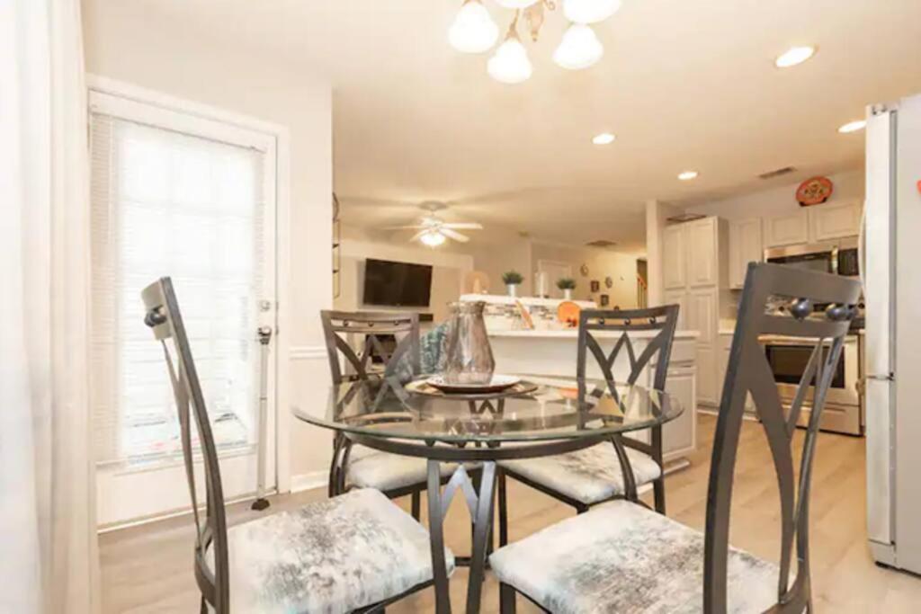 Townhome - Near Uncc And Pnc Music Pavilion