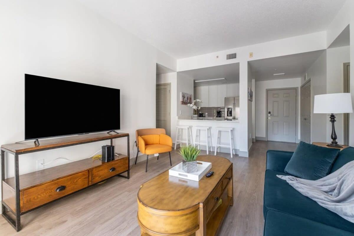 4b 2ba Luxury With Gym Apartment
