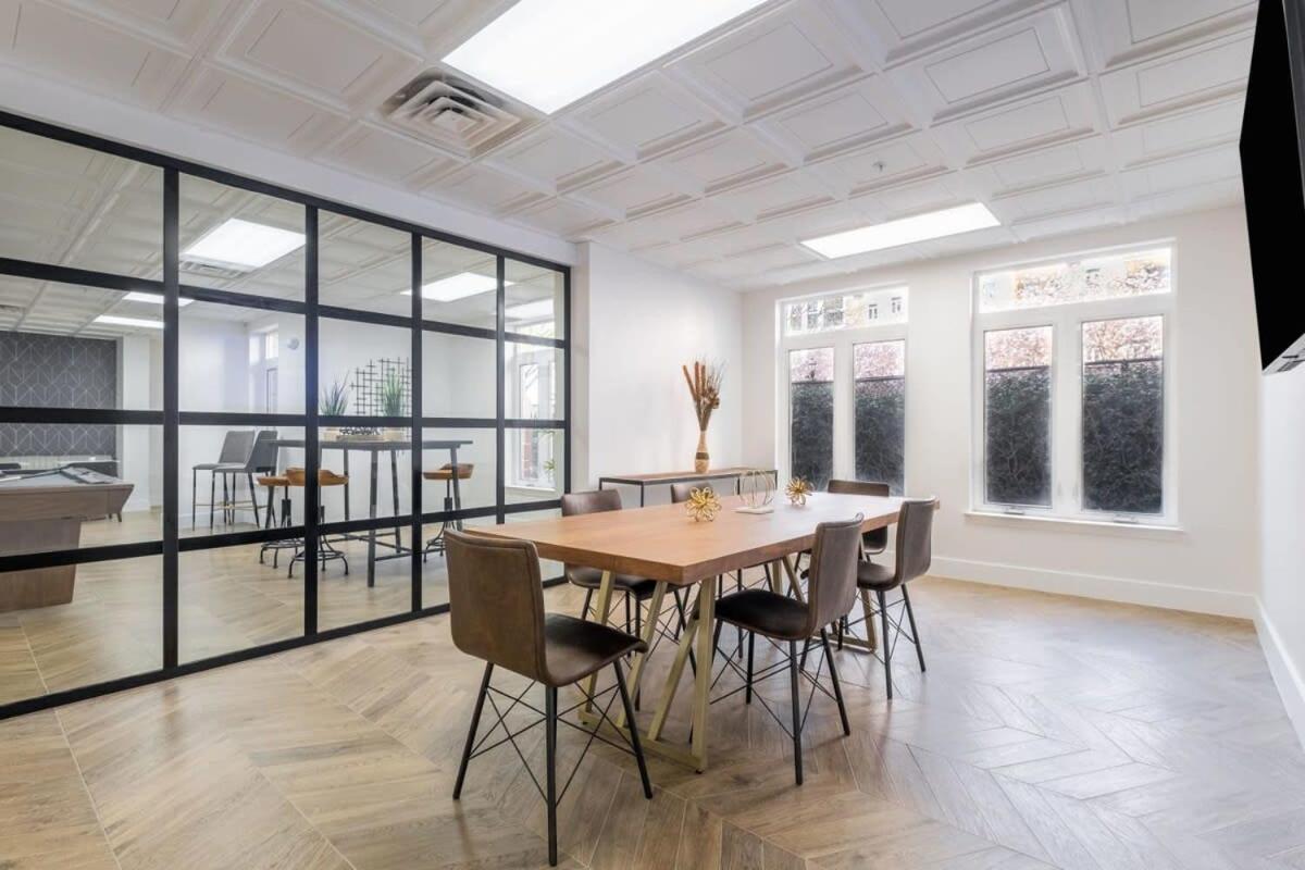 3br Modern Downtown With Gym & Office *