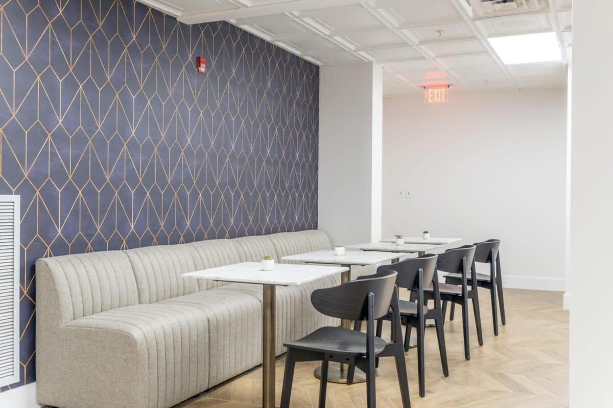 3br Modern Downtown With Gym & Office Charlotte