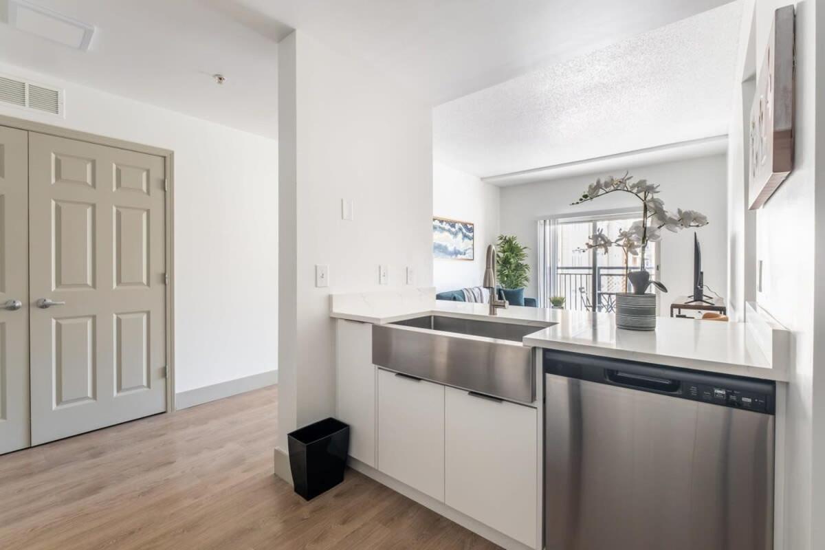 Apartment 3br Modern Downtown With Gym & Office Charlotte