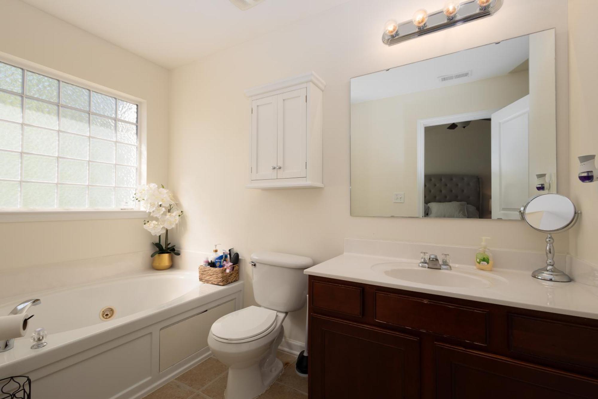 Apartment Chic Minimalist Townhouse Charlotte