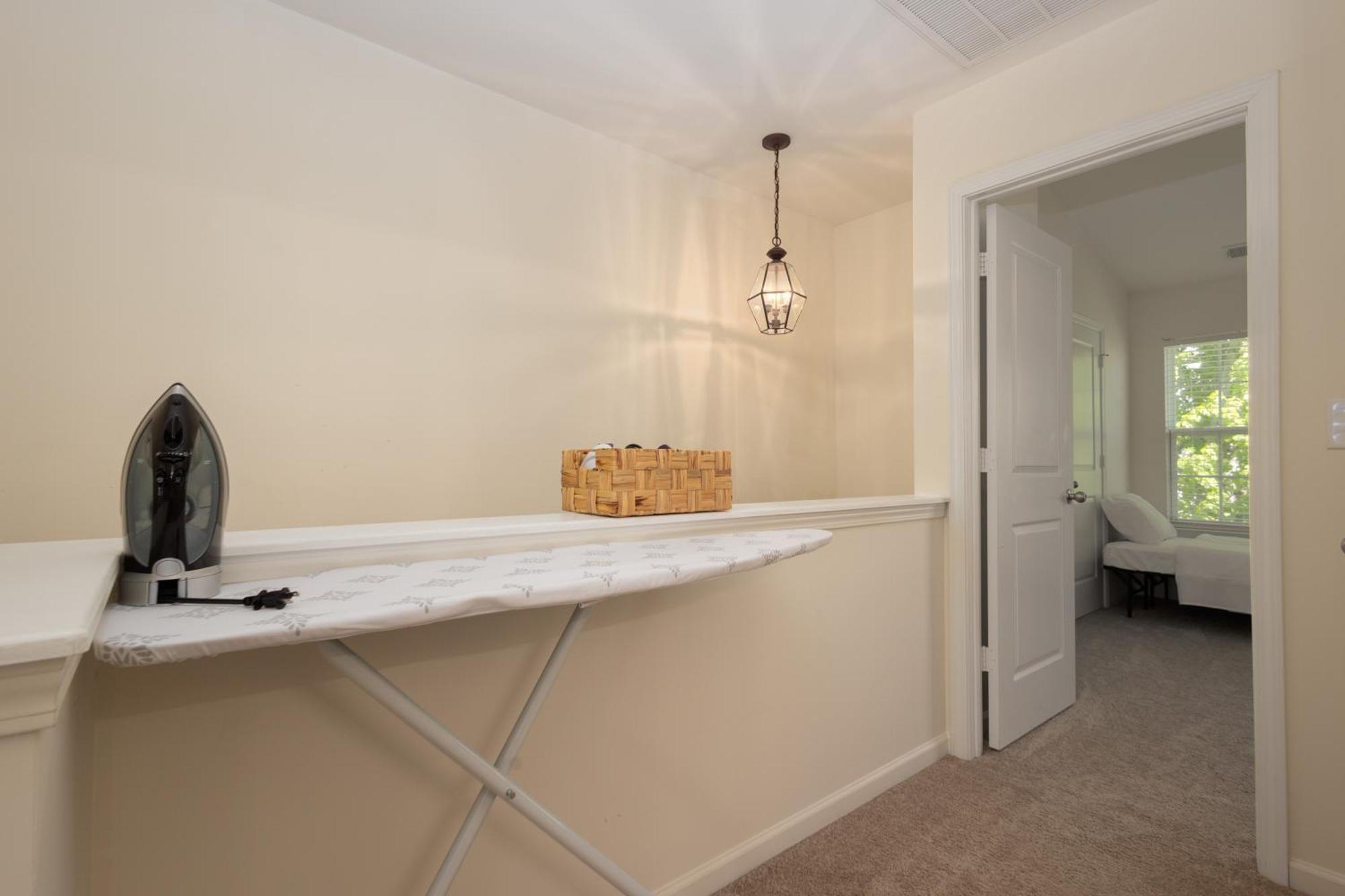 Apartment Chic Minimalist Townhouse Charlotte