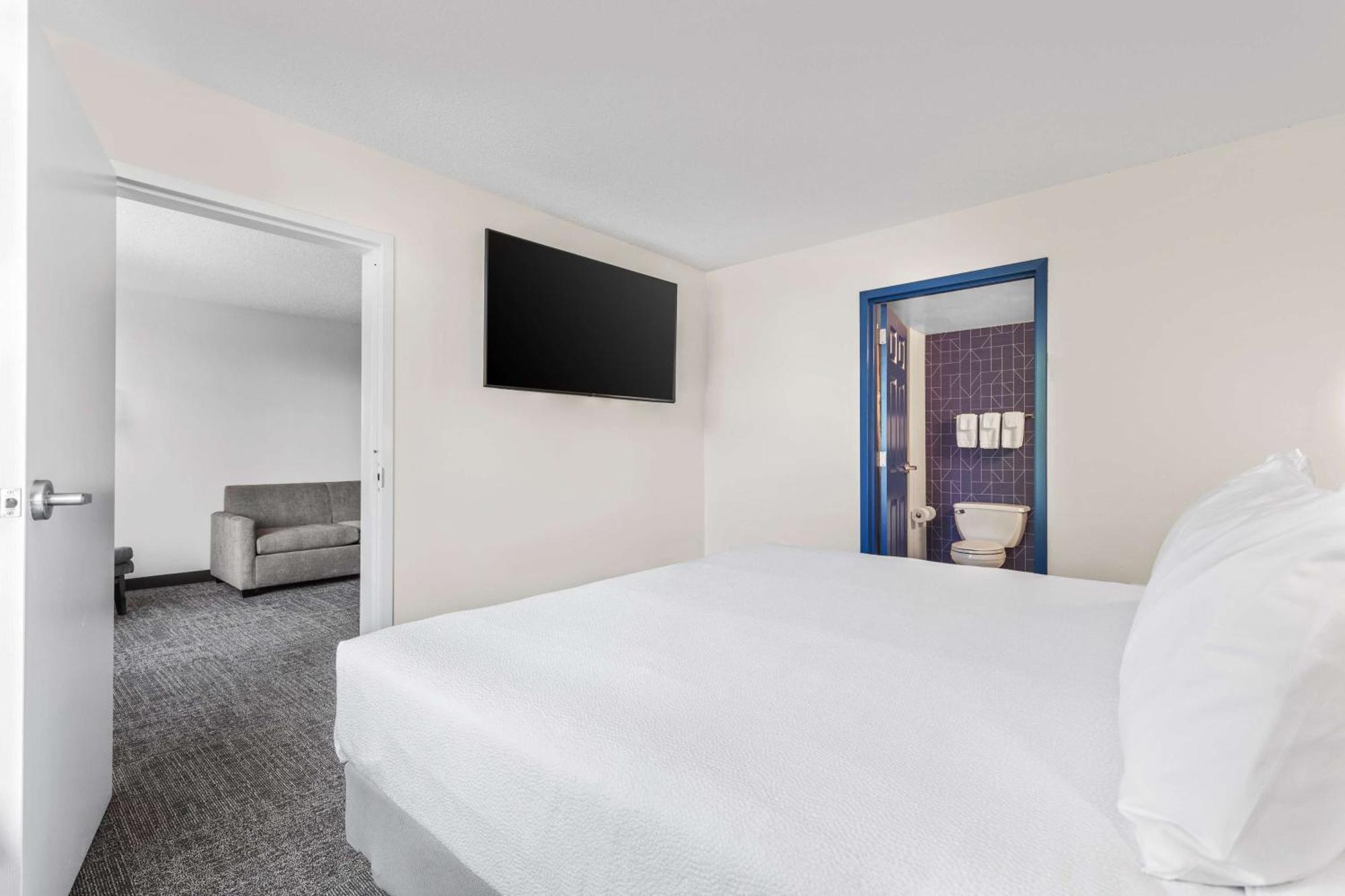 Spark By Hilton Tyvola I-77 Charlotte