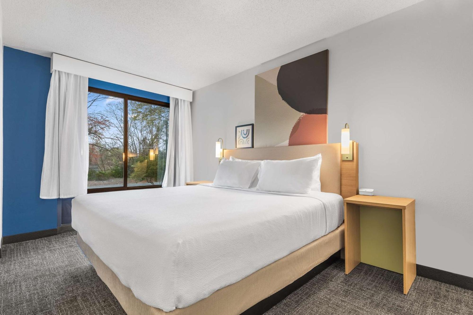 Spark By Hilton Tyvola I-77 Hotel 3*