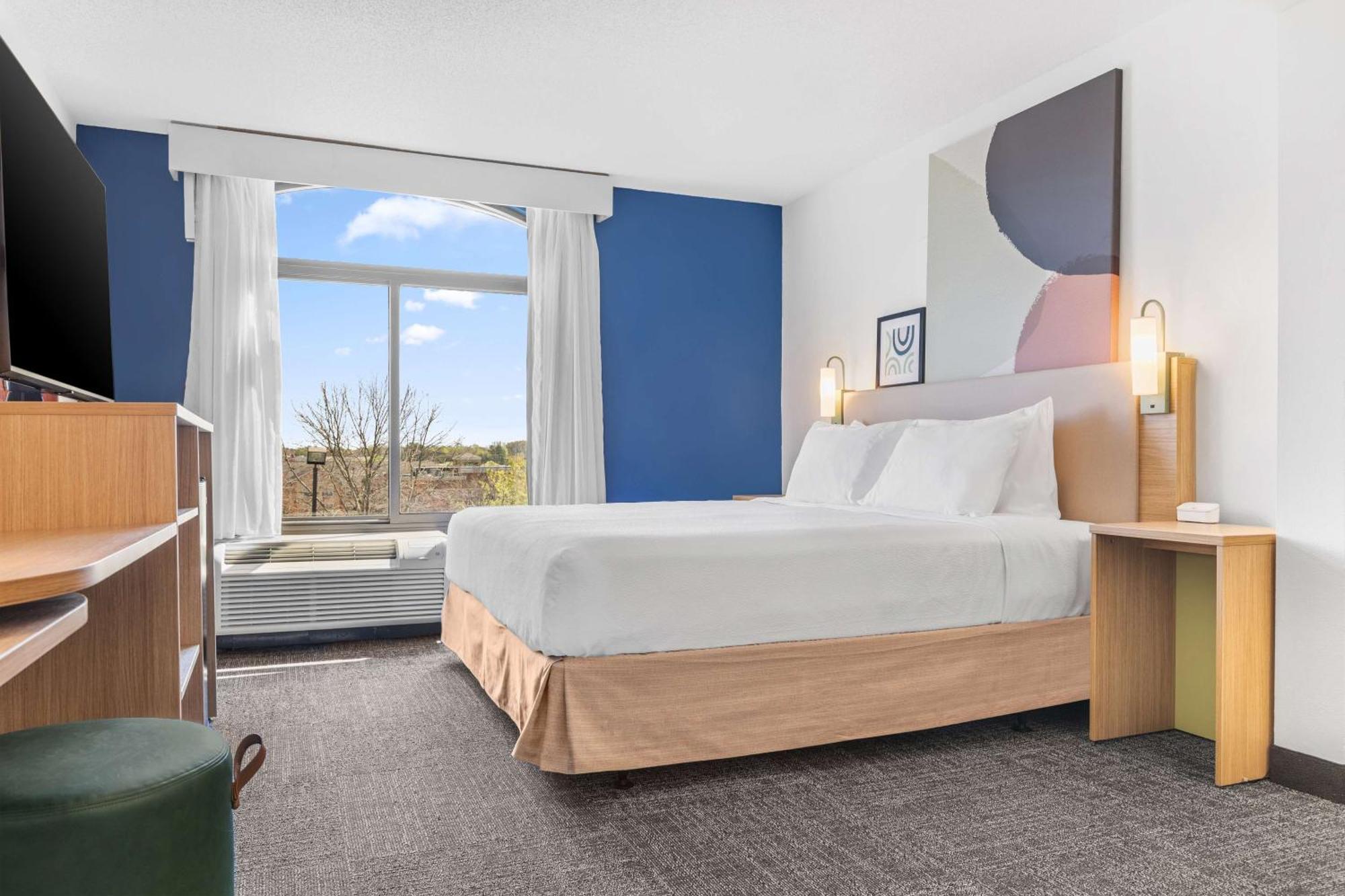Hotel Spark By Hilton Tyvola I-77 3*