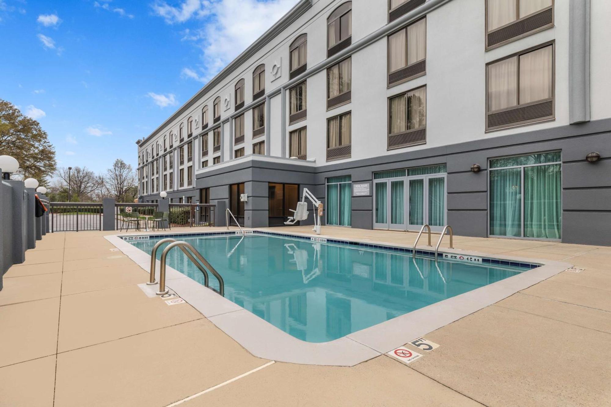 Spark By Hilton Tyvola I-77 Hotel Charlotte