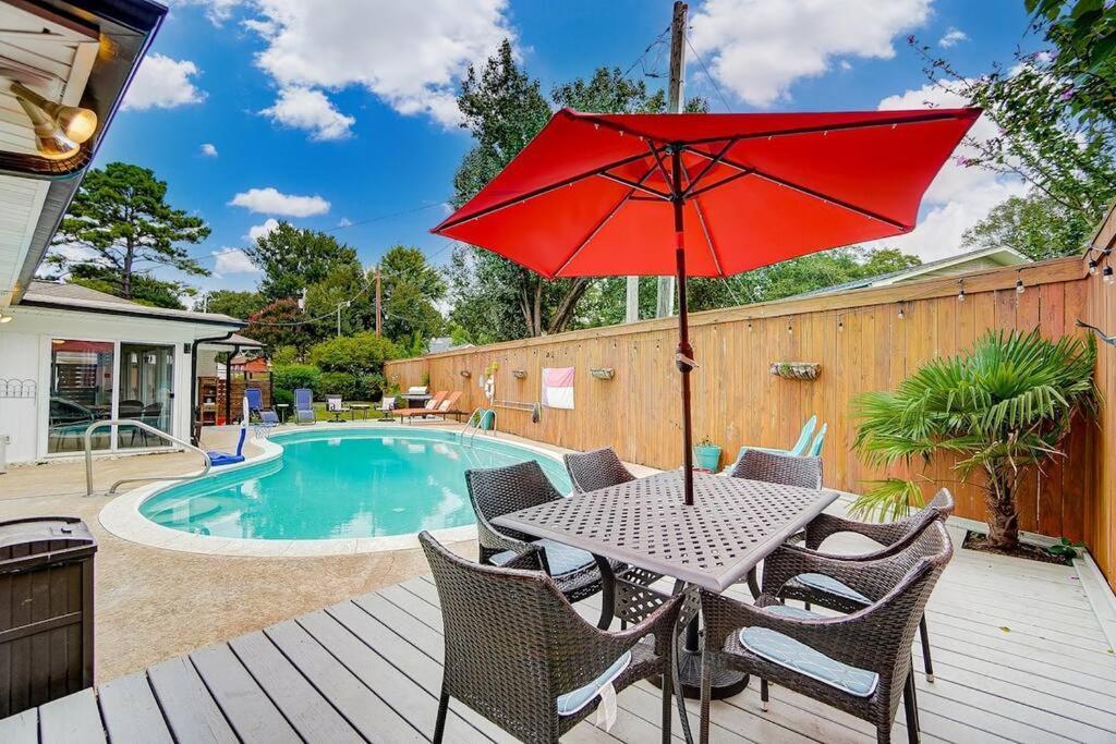 Holiday home Poolside With Fire Pit Fun And King Charlotte