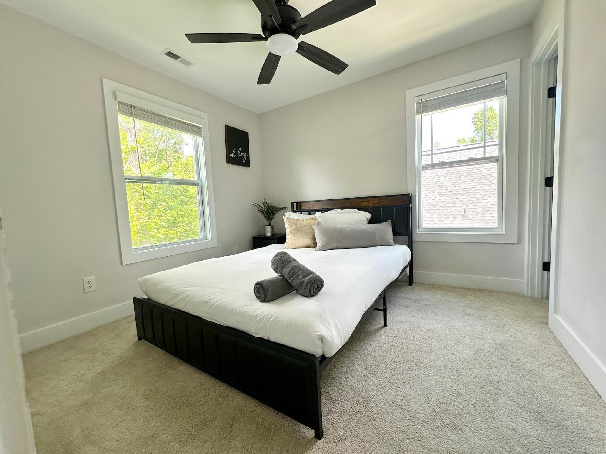 Luxury Living 3br/2.5ba Clt *