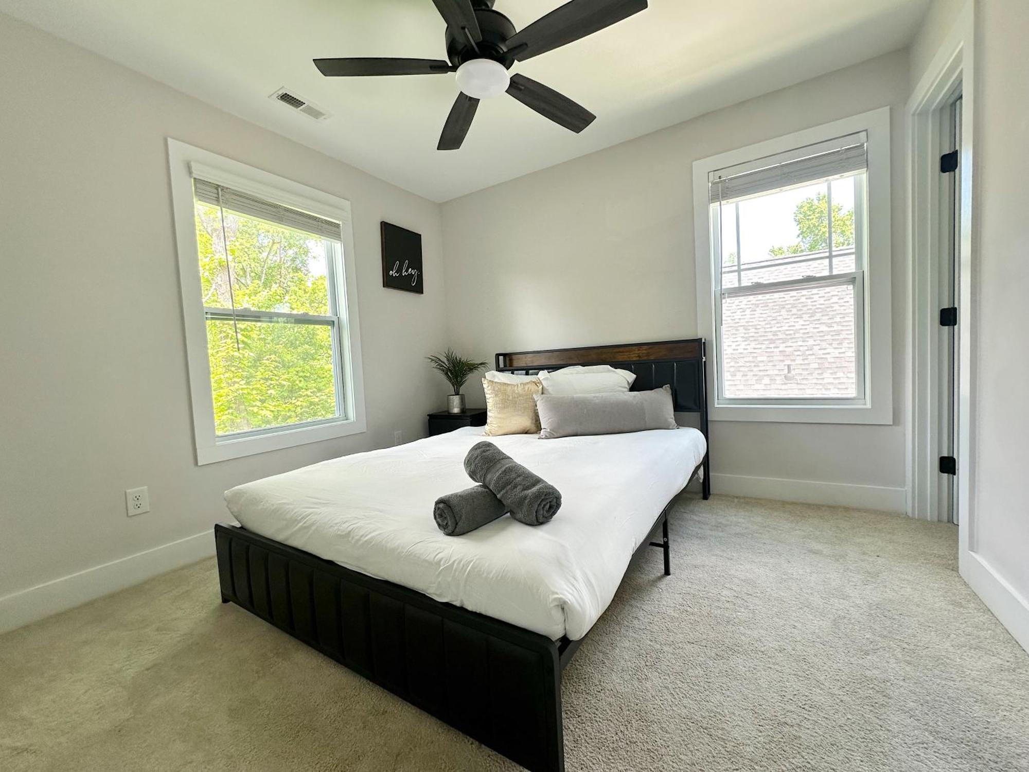 Holiday home Luxury Living 3br/2.5ba Clt *