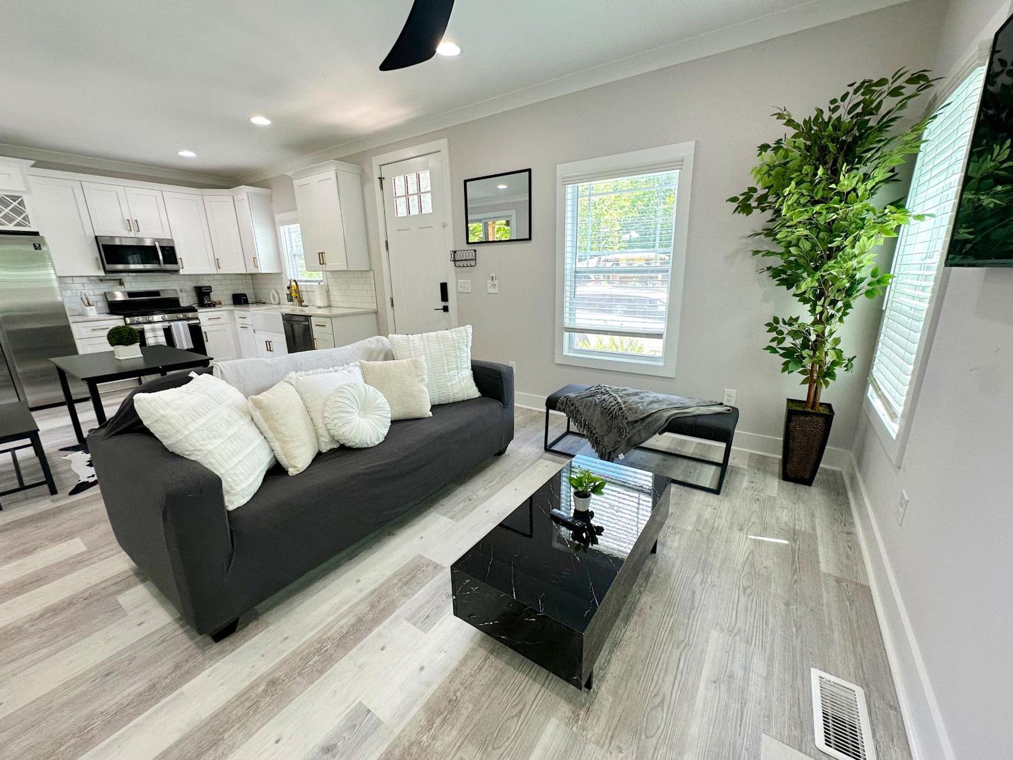 Luxury Living 3br/2.5ba Clt Charlotte