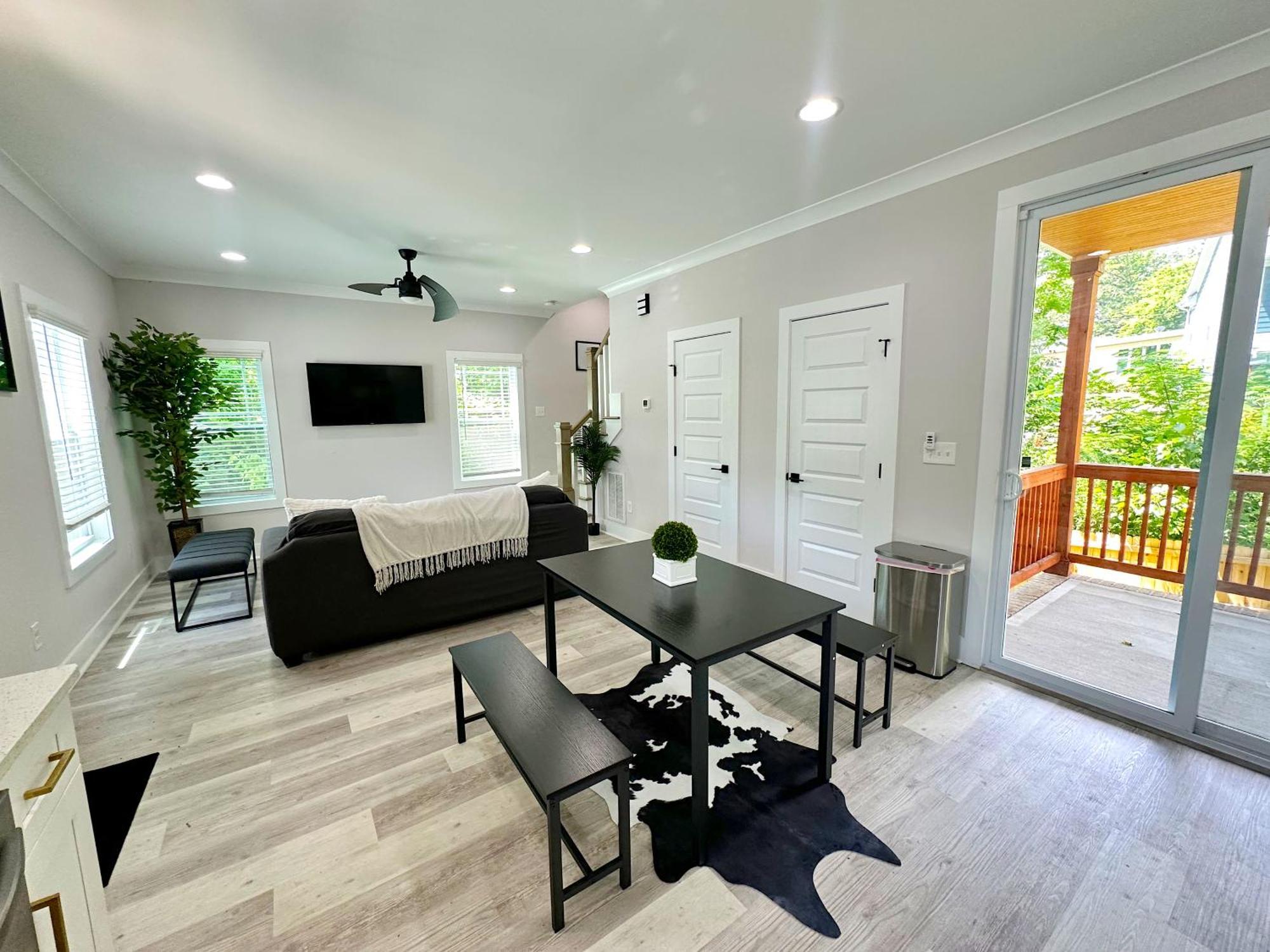 Holiday home Luxury Living 3br/2.5ba Clt