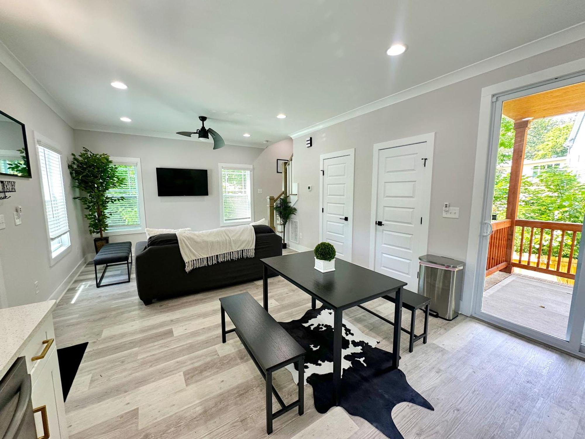Luxury Living 3br/2.5ba Clt Holiday home Charlotte