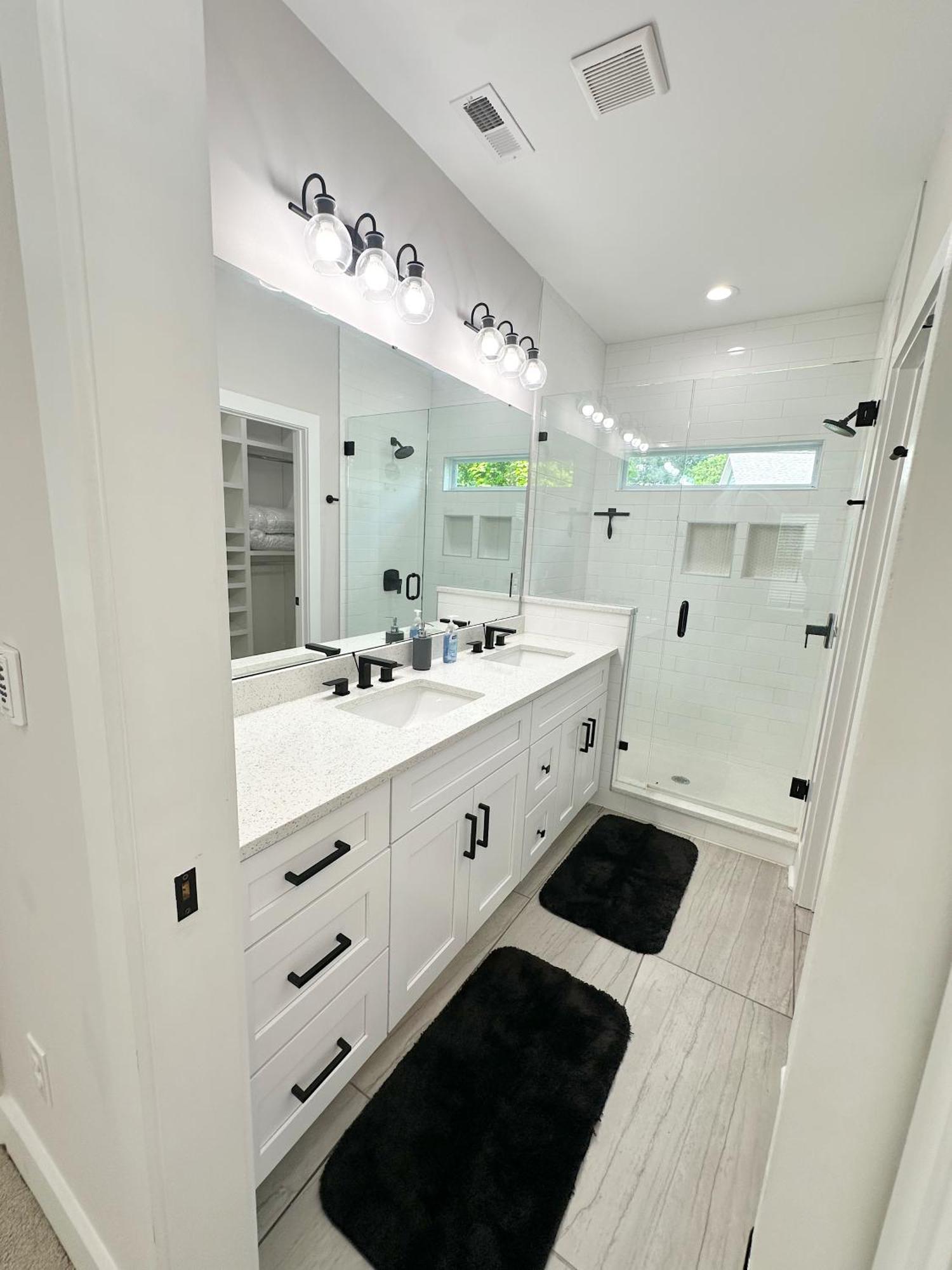 Luxury Living 3br/2.5ba Clt * Charlotte