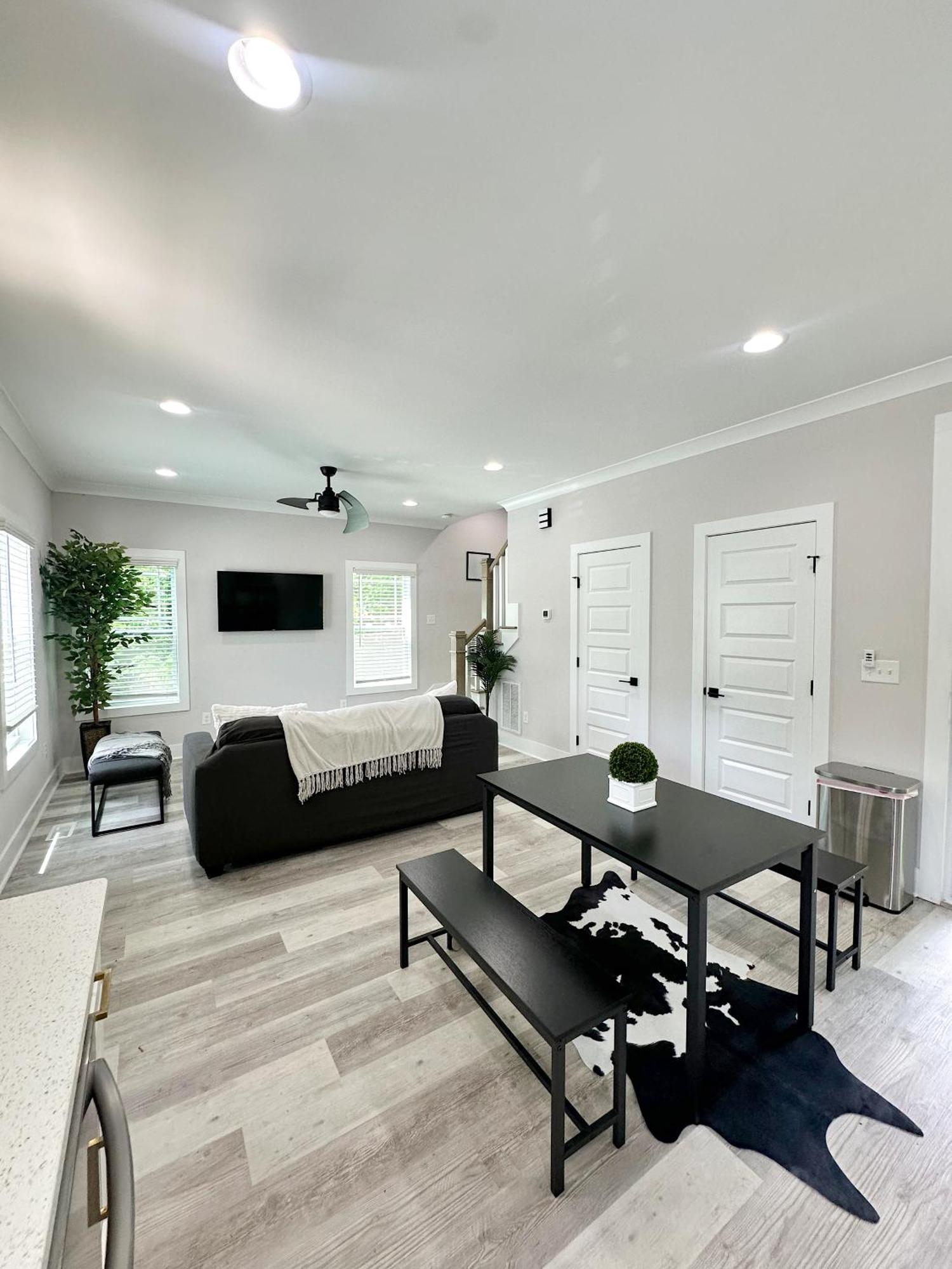 Holiday home Luxury Living 3br/2.5ba Clt *