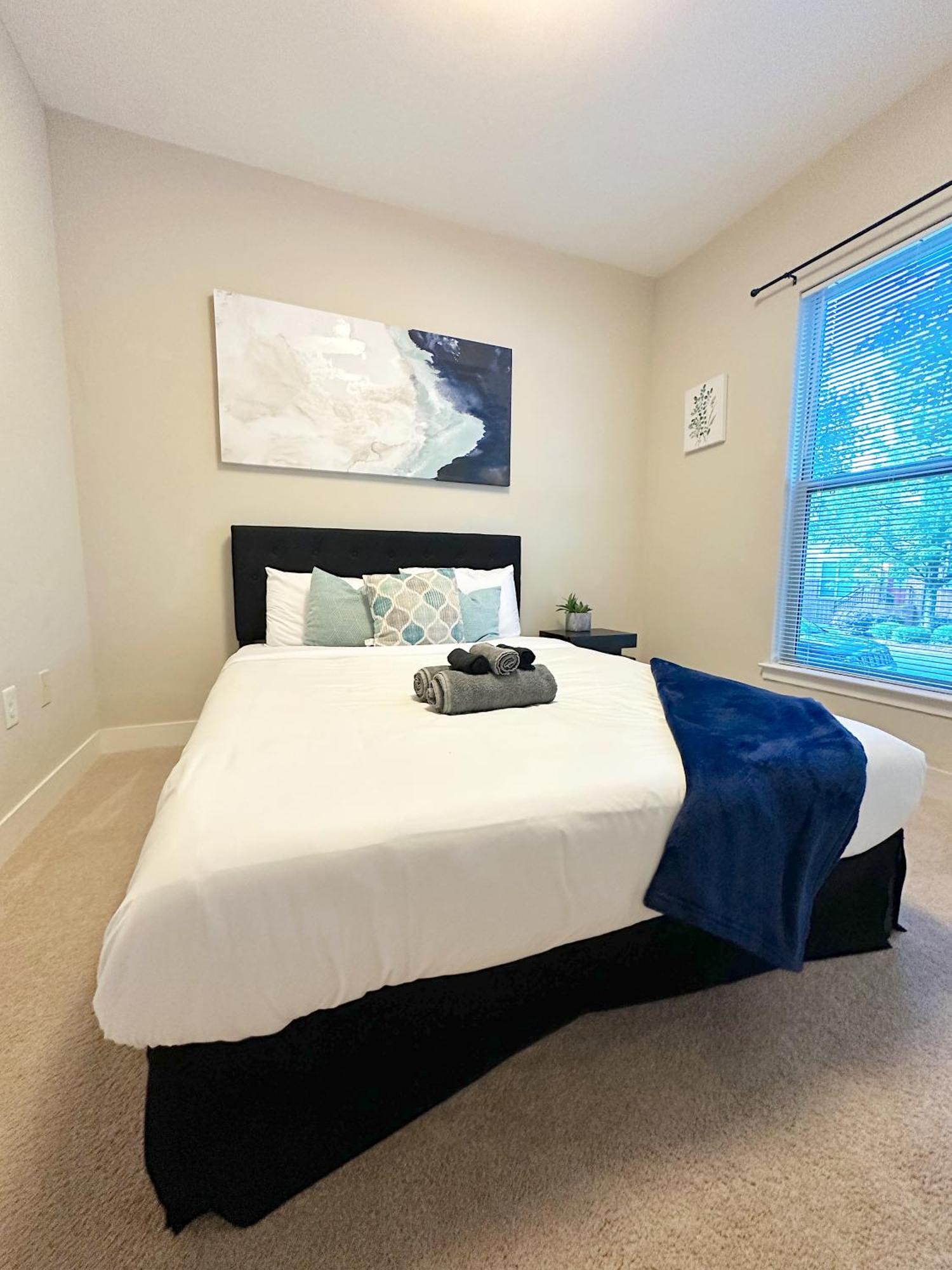 Holiday home Modern Townhouse - 1 Min To Uptown Clt - Walk To Restaurants
