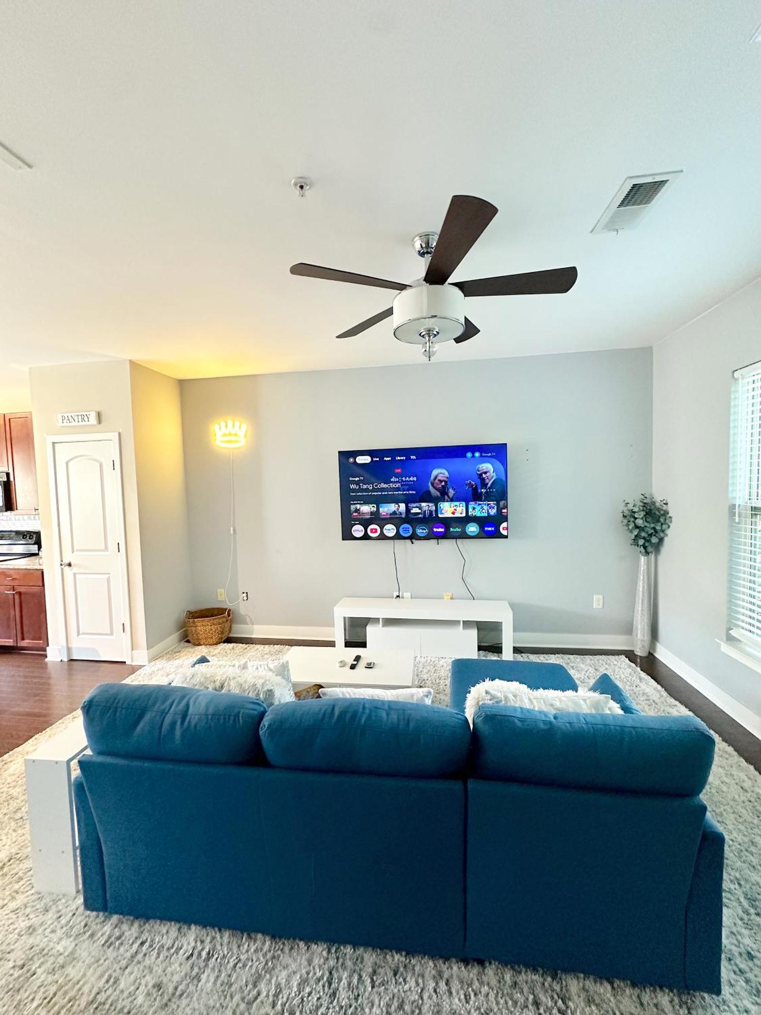 Modern Townhouse - 1 Min To Uptown Clt - Walk To Restaurants Charlotte