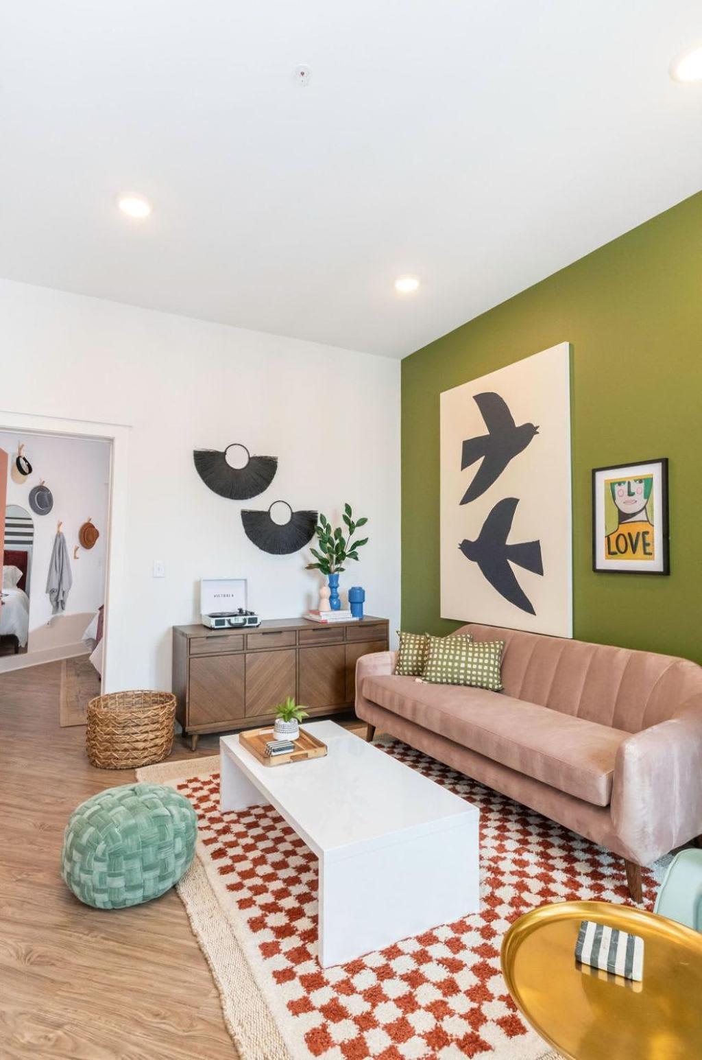 Apartment Experience Modern Comfort At Savoy In *