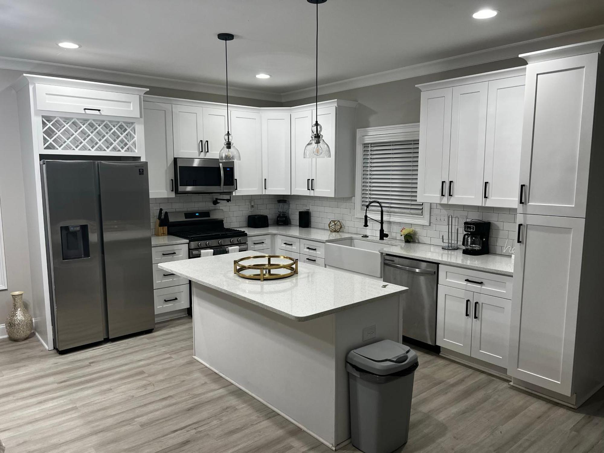 New Charming 3bd Townhome With Wifi - 9 Min To Uptown Holiday home *