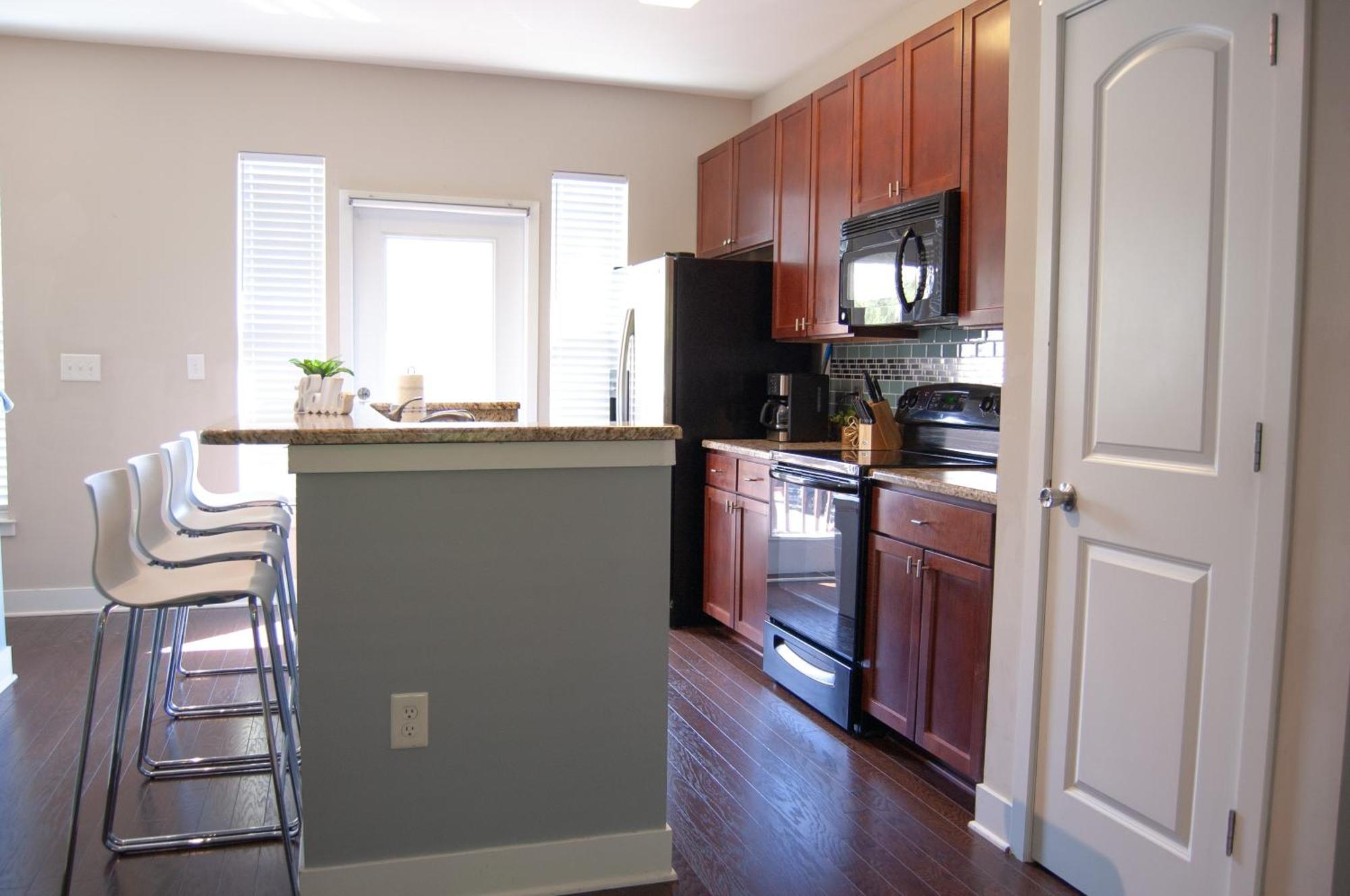 Modern Townhouse - 1 Min To Uptown Clt - Walk To Restaurants Charlotte