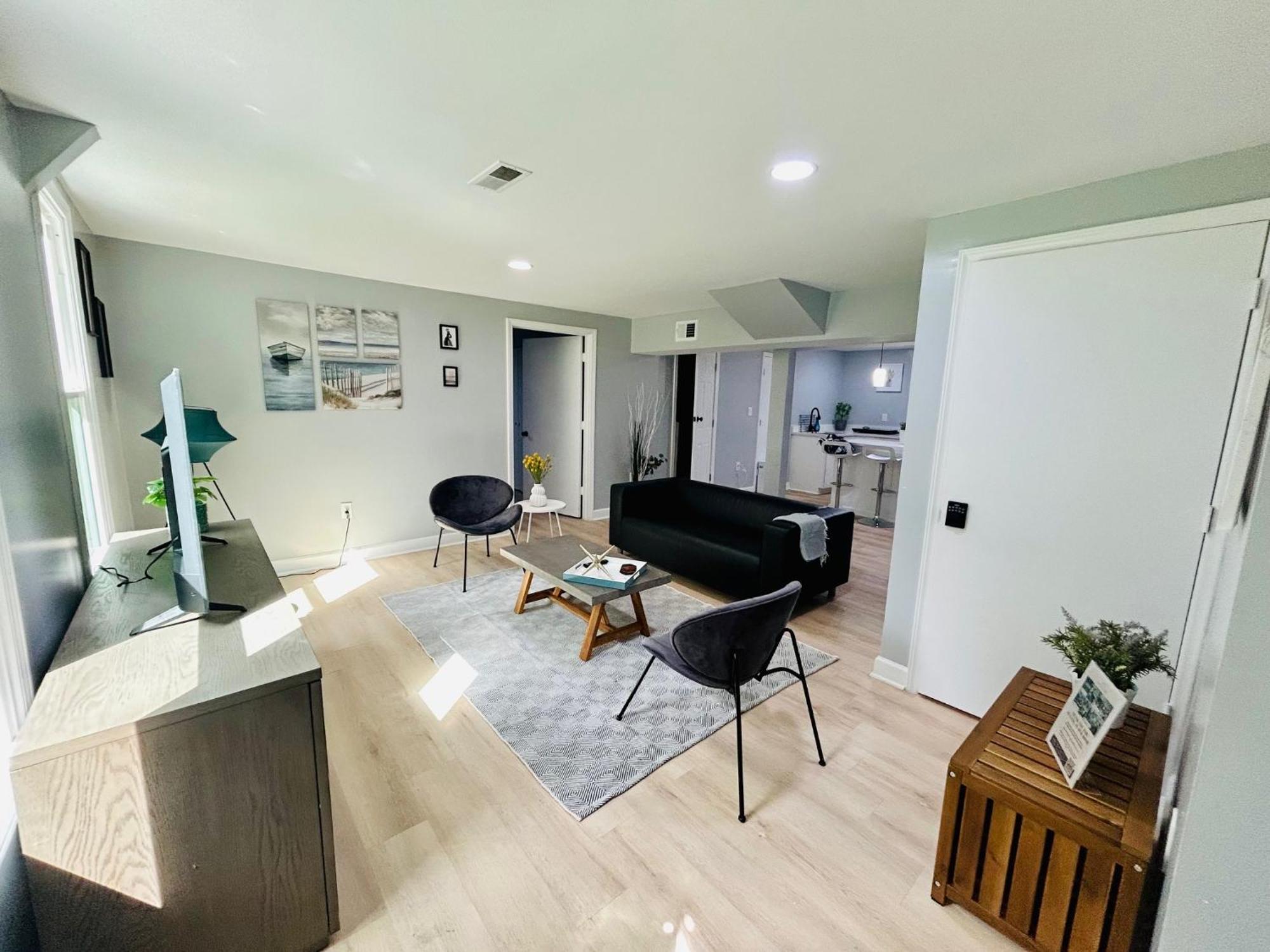Holiday home Comfy Lower Lvl With Jetted Tub Near Uptown And Unc *