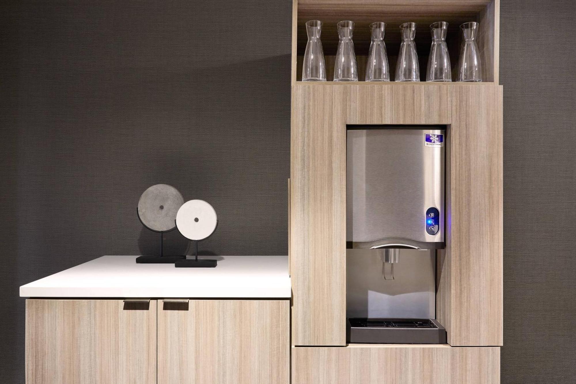 Hotel Ac By Marriott Southpark 4*