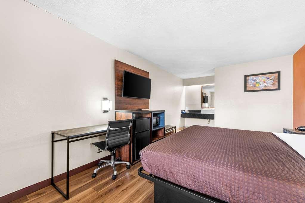 Hotel Econo Airport