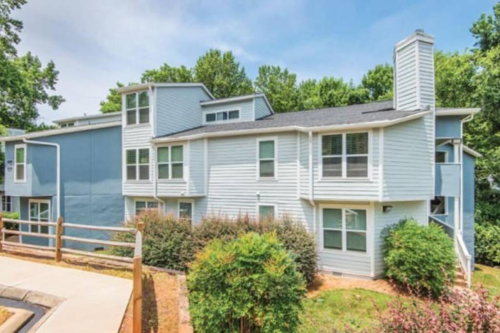 Deluxe Luxury & Convenience Apartment