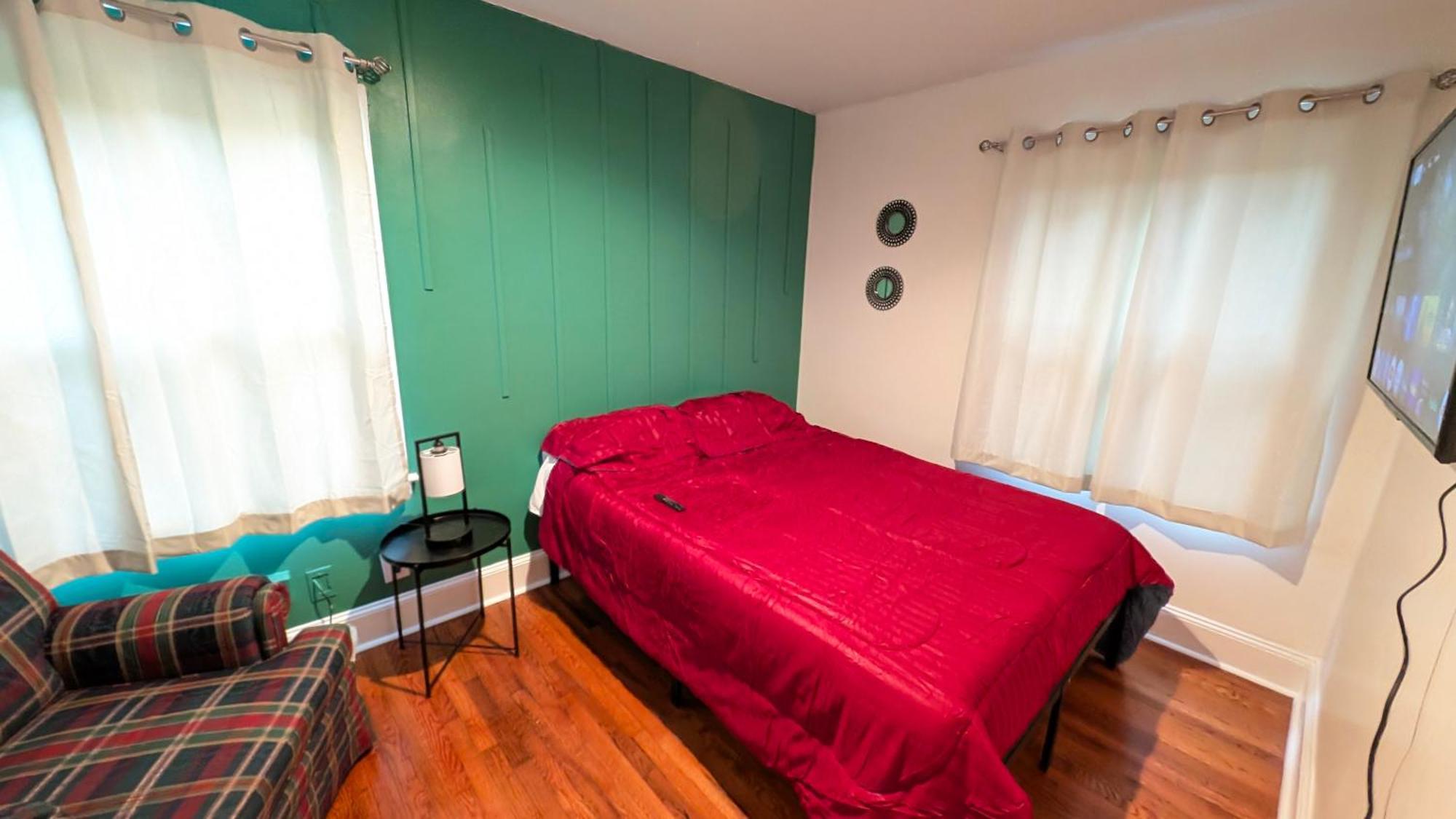 Plaid Pad - Stylish Retreat 12 Min To Airport & Downtown *