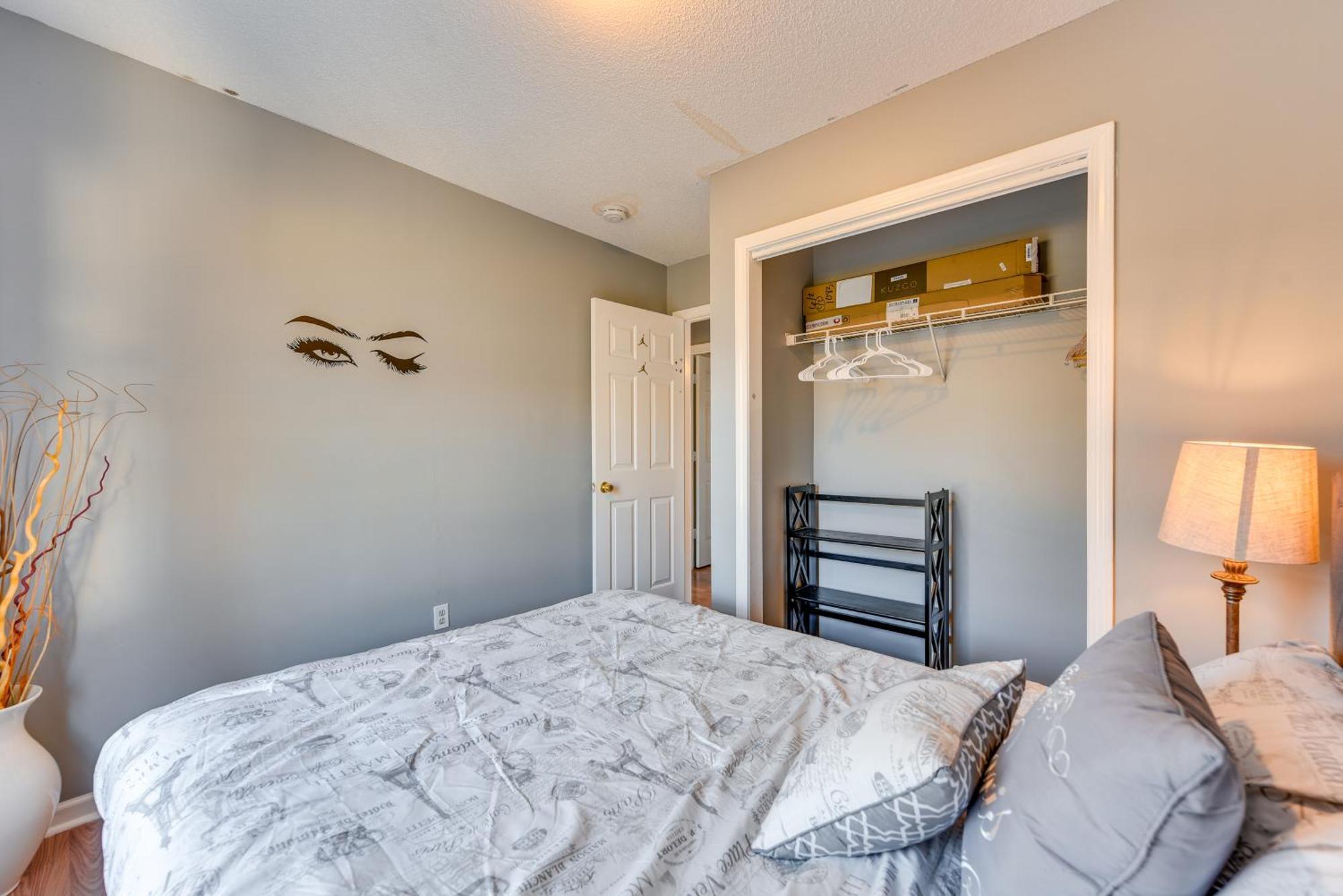 Uptown Townhome With Hot Tub