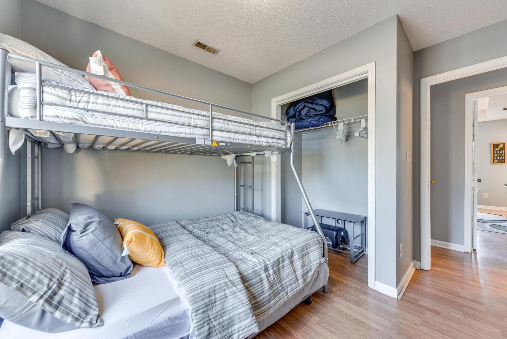 Uptown Townhome With Hot Tub