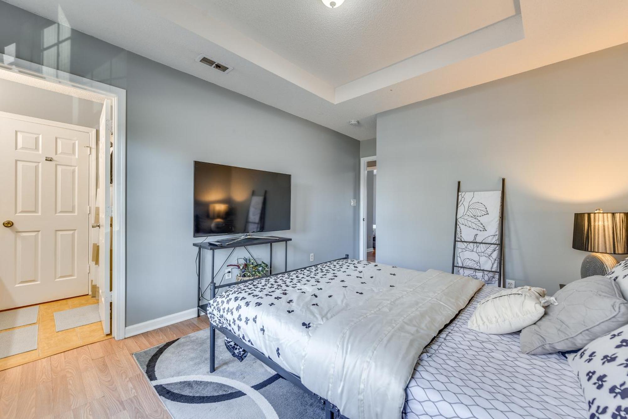 Holiday home Uptown Townhome With Hot Tub *