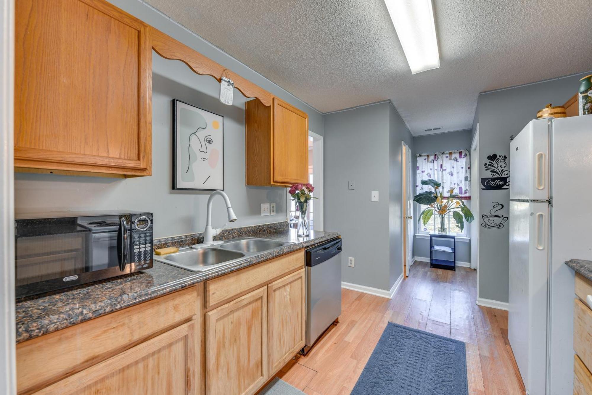 Uptown Townhome With Hot Tub * Charlotte
