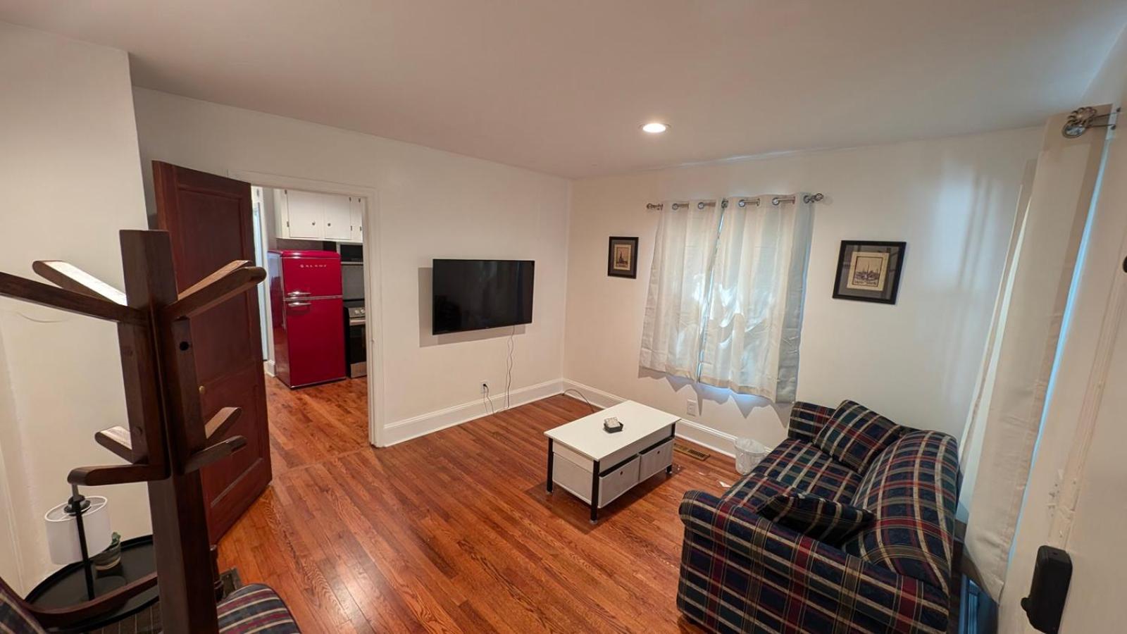 Plaid Pad - Stylish Retreat 12 Min To Airport & Downtown