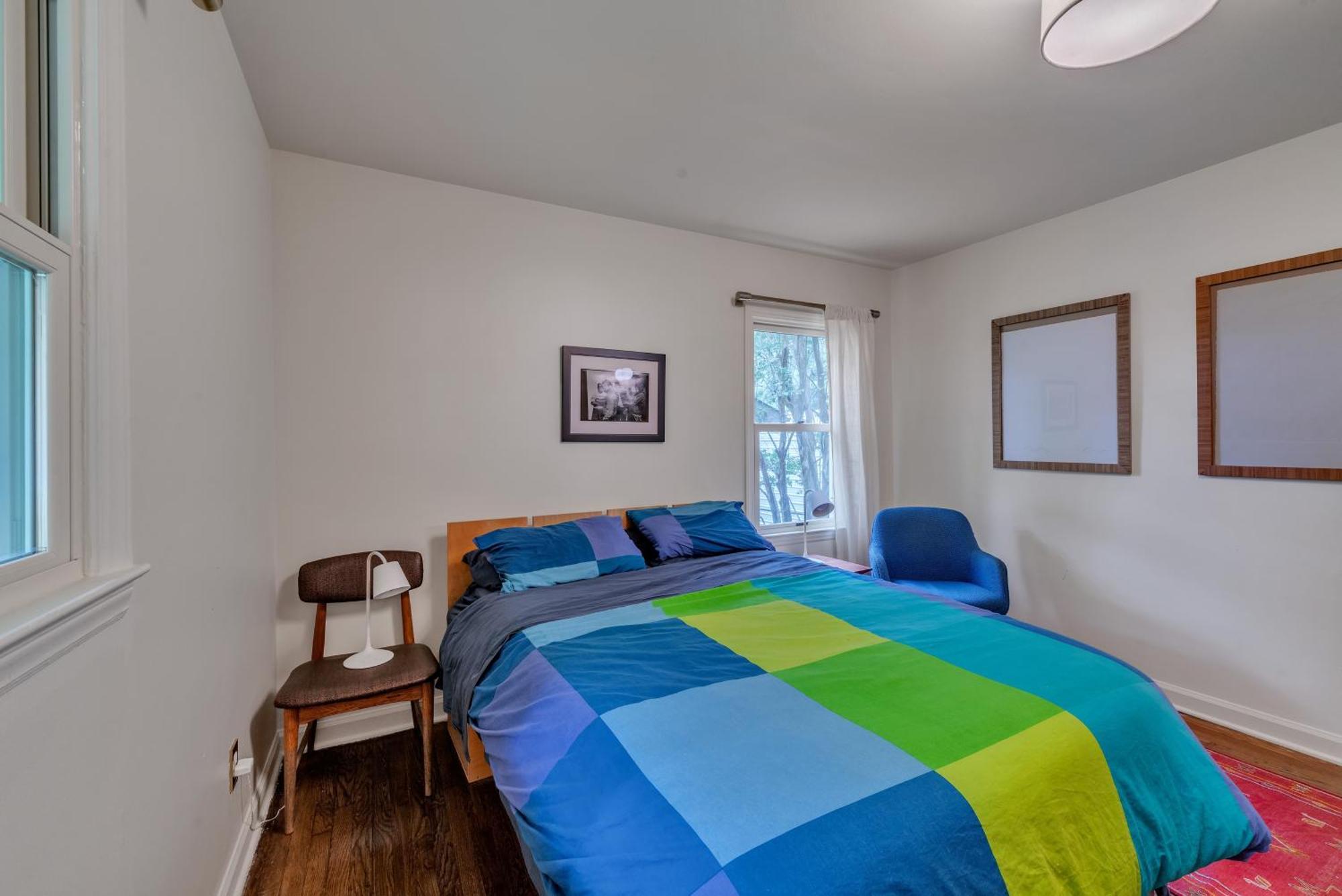 Charming Mid-century Modern In Shannon Park *