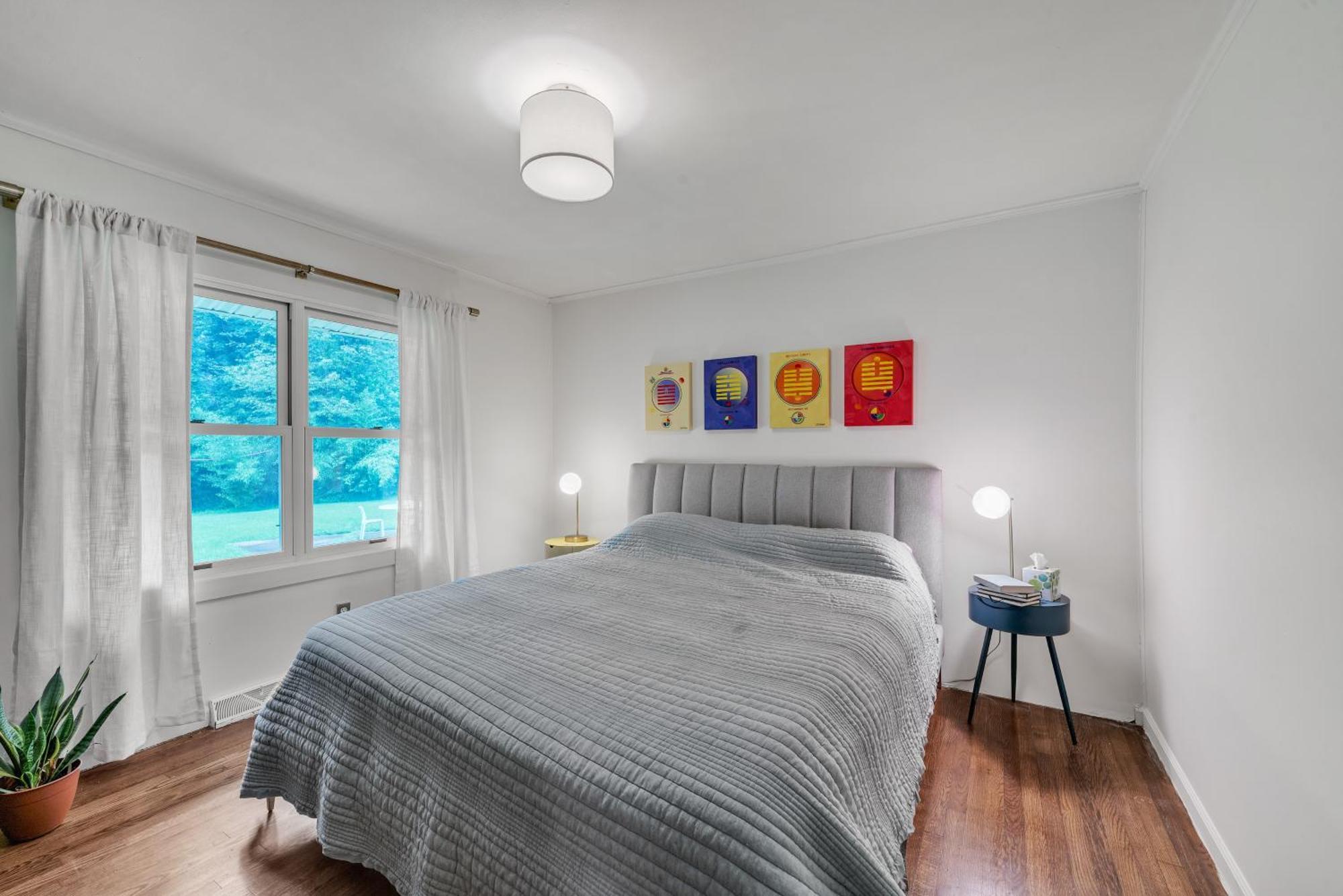 Charming Mid-century Modern In Shannon Park *