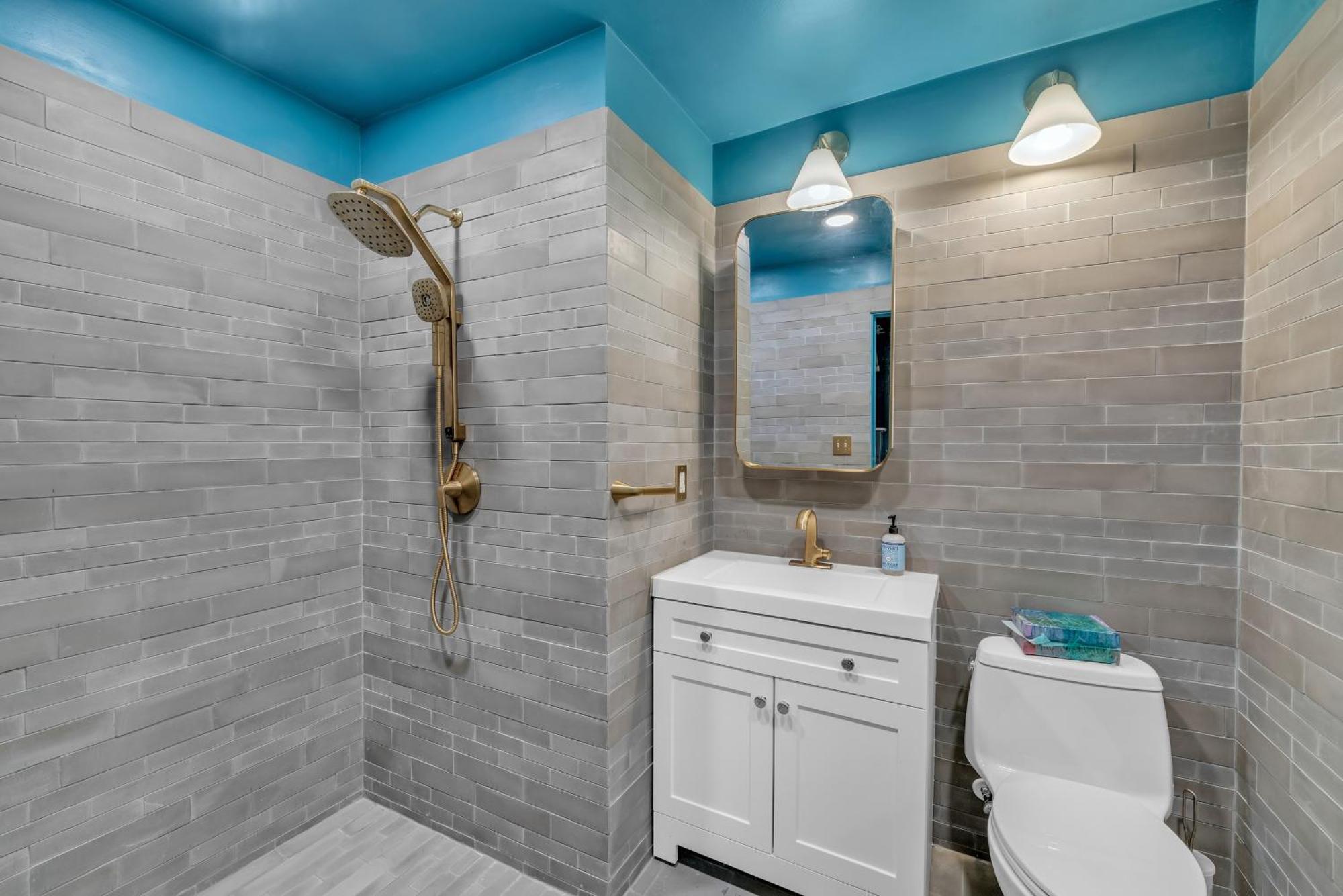 Charming Mid-century Modern In Shannon Park Charlotte