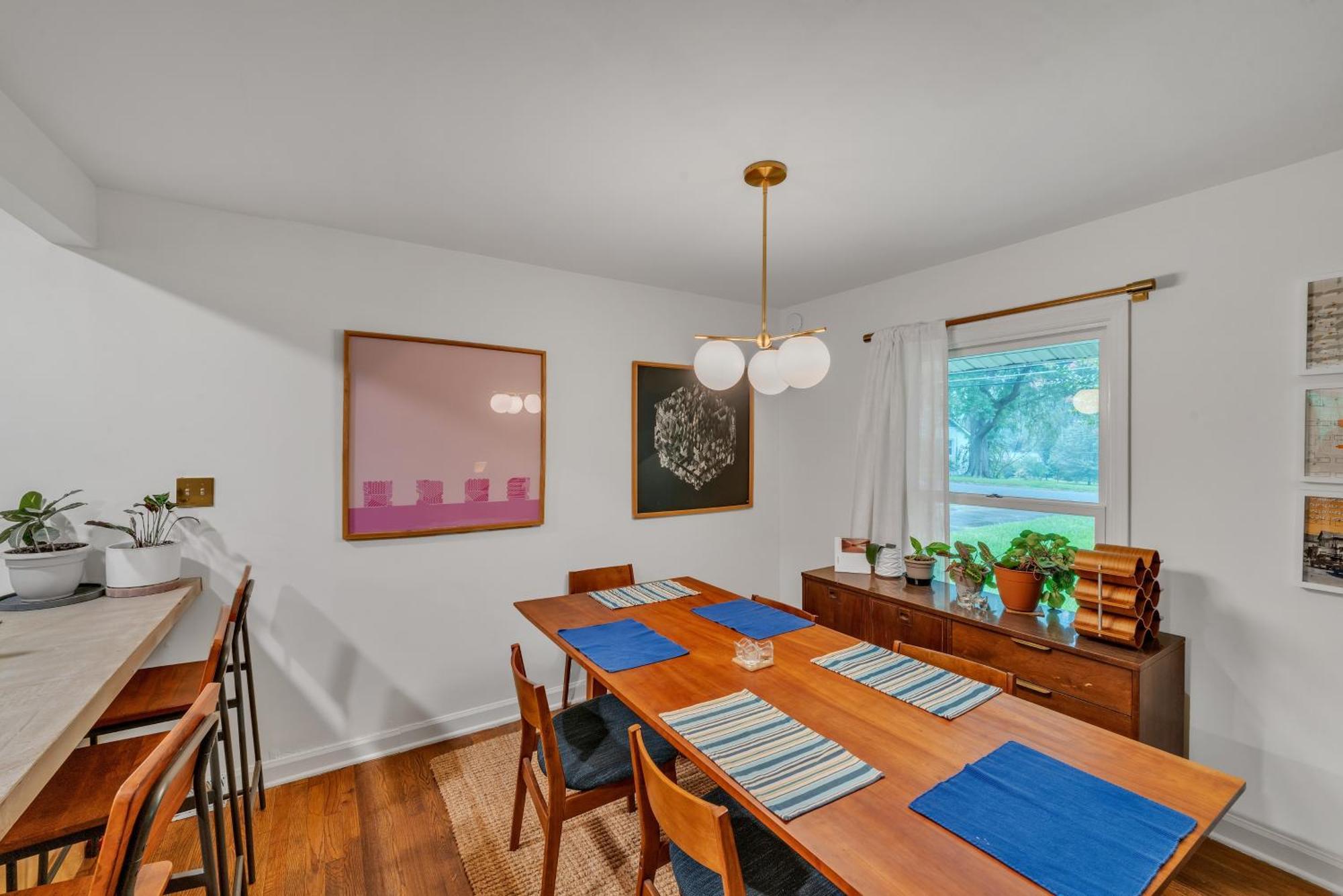 Charming Mid-century Modern In Shannon Park Charlotte