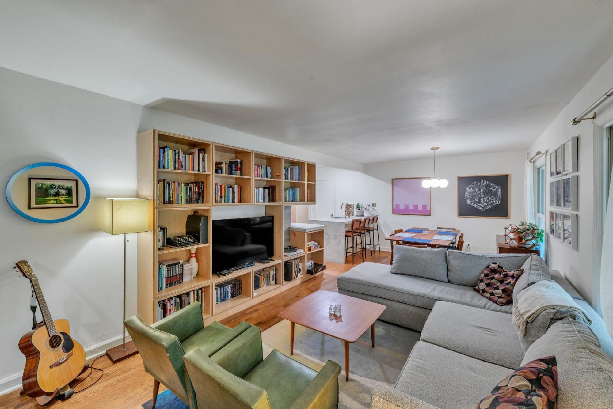 Holiday home Charming Mid-century Modern In Shannon Park *