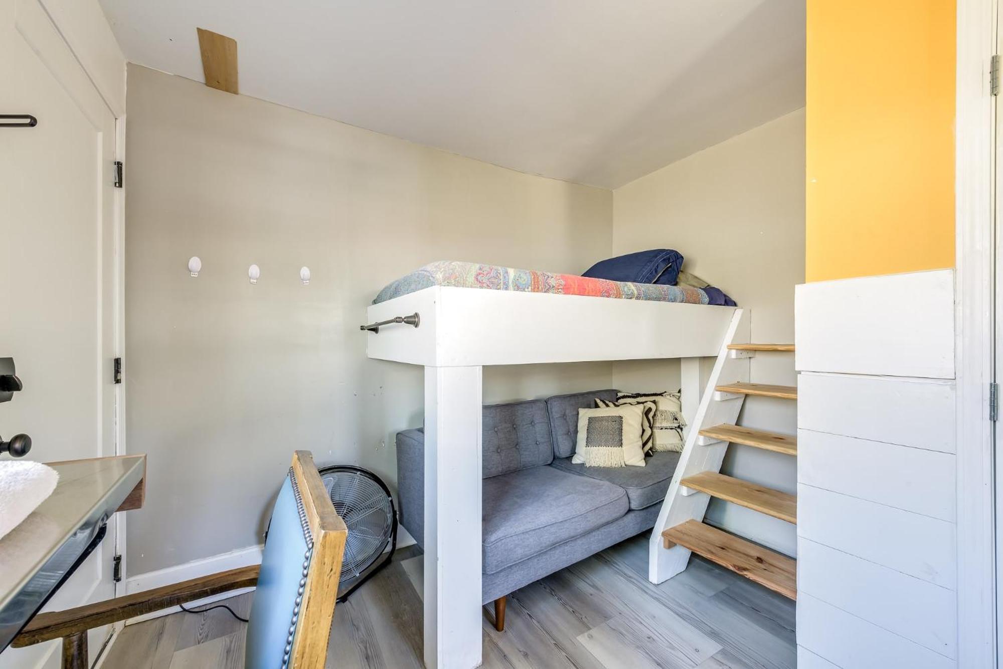 Adorable Solo-traveler Retreat Apartment Charlotte