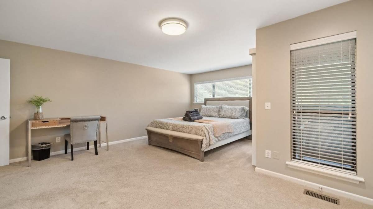 Holiday home Gorgeous 2 Bedroom Near Carowinds - Patio - Pool Charlotte