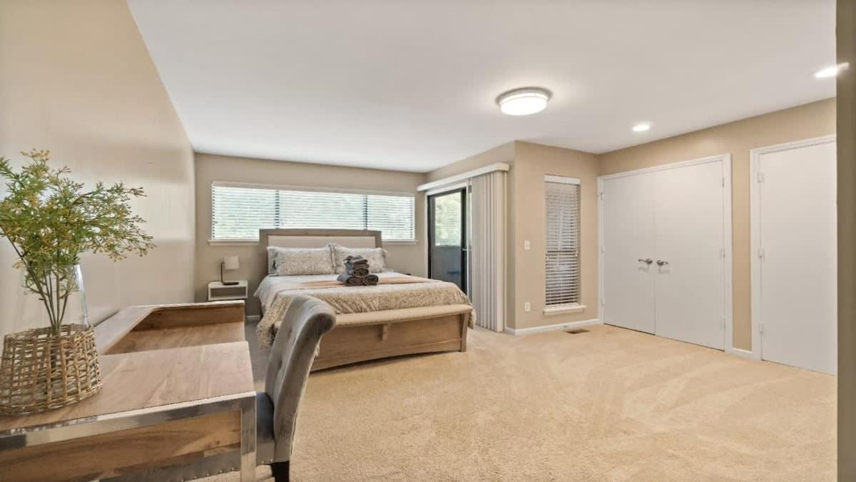 Gorgeous 2 Bedroom Near Carowinds - Patio - Pool Holiday home