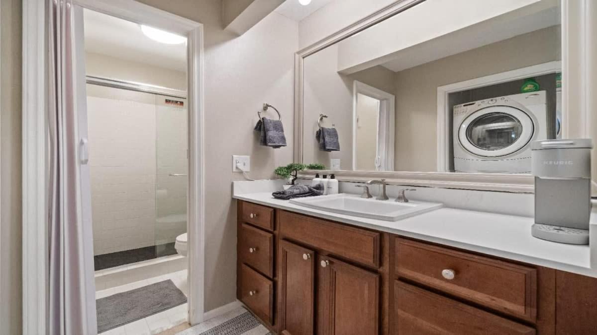 Holiday home Gorgeous 2 Bedroom Near Carowinds - Patio - Pool *