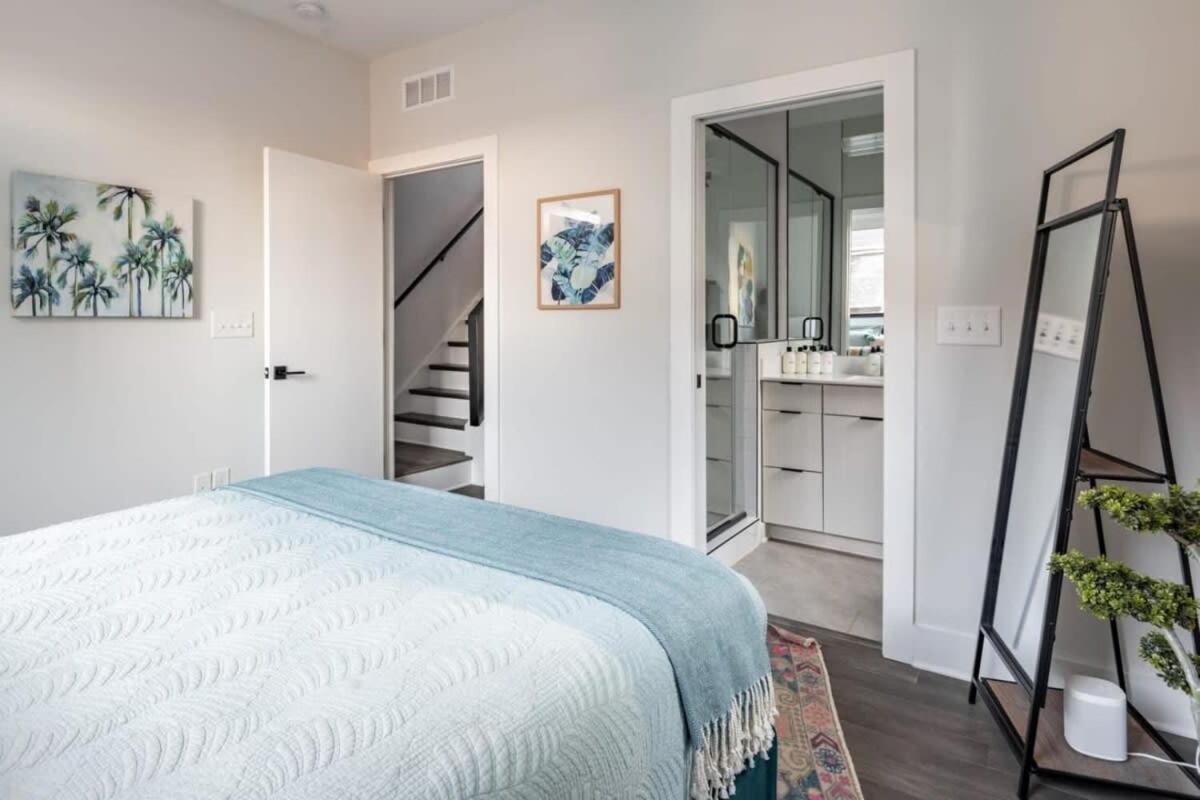 Minter Teal With Rooftop Balcony * Charlotte