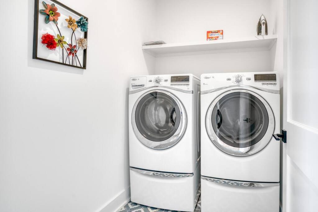 Spacious 3br Oasis On Grandin Road