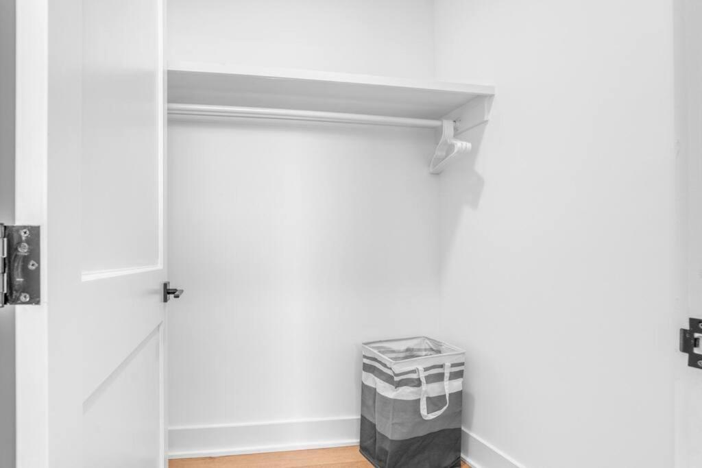 Spacious 3br Oasis On Grandin Road Apartment *