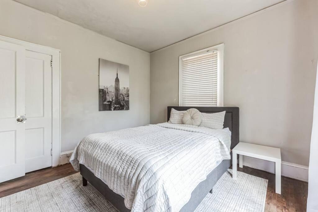Spacious & Stylish 4br W Fireplace-up To 12 People