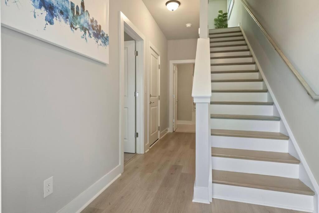 Brand New Build 10 Min- Uptown