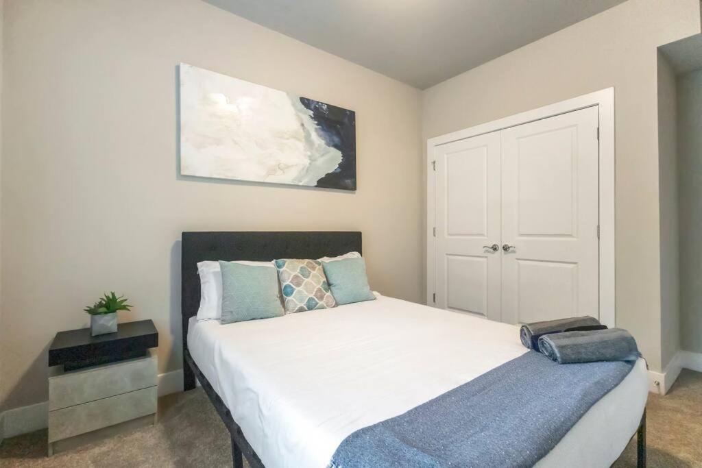 Holiday home Brand New Build 10 Min- Uptown Charlotte